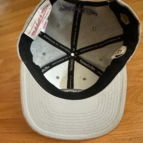 LA Lakers Snapback Flat Brim Gray Hat Cap - Picture 10 of 13